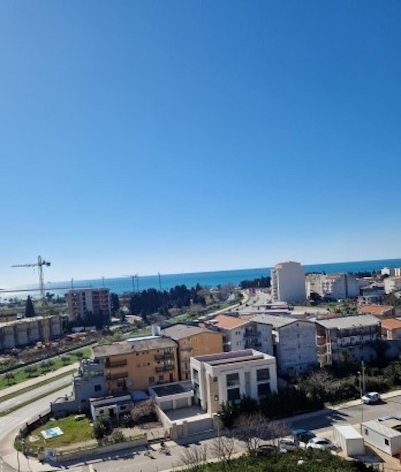 Sea View 809 Bar
